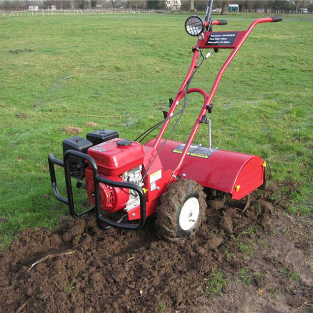 Order a The Rear Tine Rotavator TP700 is a fantastic new addition to the Titan Pro range of Petrol Tillers.
With its fantastic 700mm - 27 inch working tilling width and a desirable 350mm tilling depth, it really sets itself apart in the marketplace. The Petrol Rotovator offers fantastic features and value for money. 

